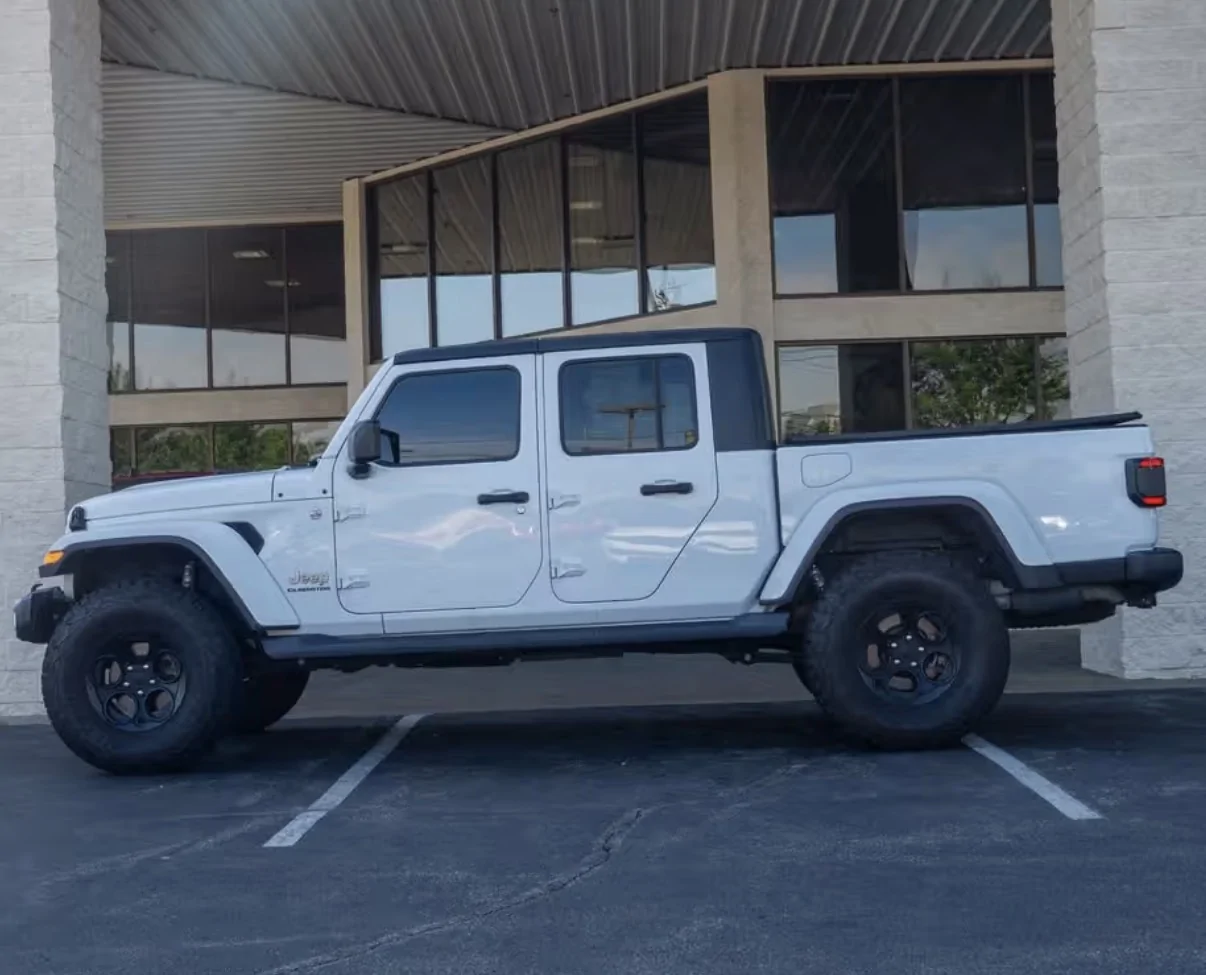 Jeep Gladiator Gladiators on Mopar 2" Lift Kit IMG_9464
