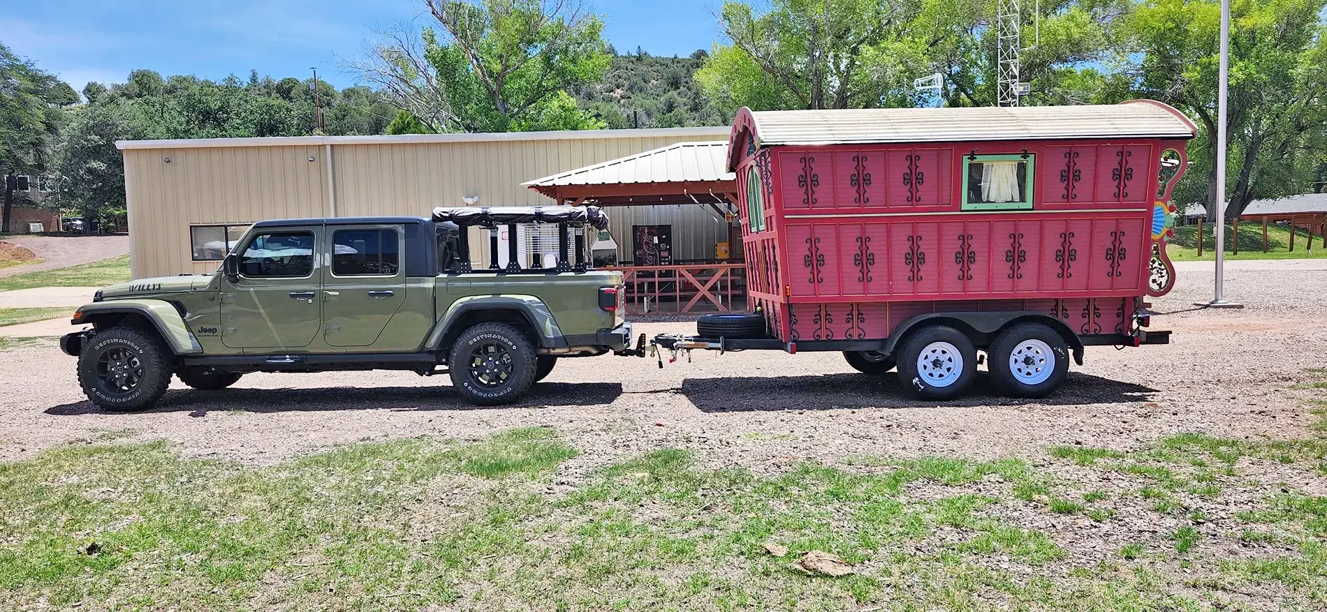 Jeep Gladiator Onward to Virginia Towing a Gypsy Wagon Trailer 477000-870440f424a874568e67a85cd707e269