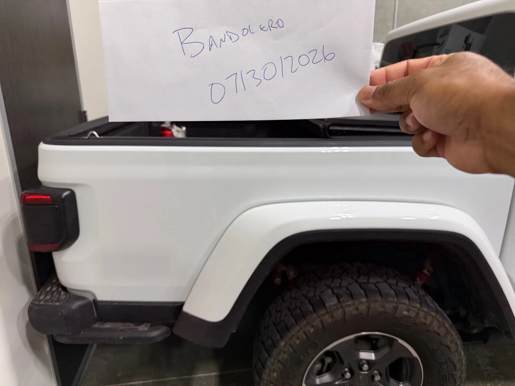 Jeep Gladiator Painted White Gladiator Bed with Rubicon rear fenders and Hard Top IMG_0115