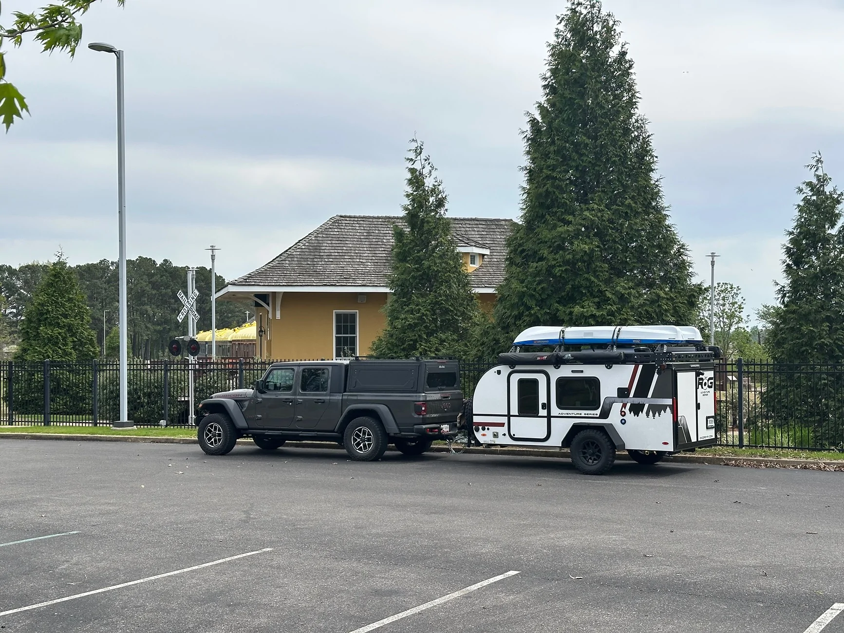 Jeep Gladiator Travel trailer IMG_5766