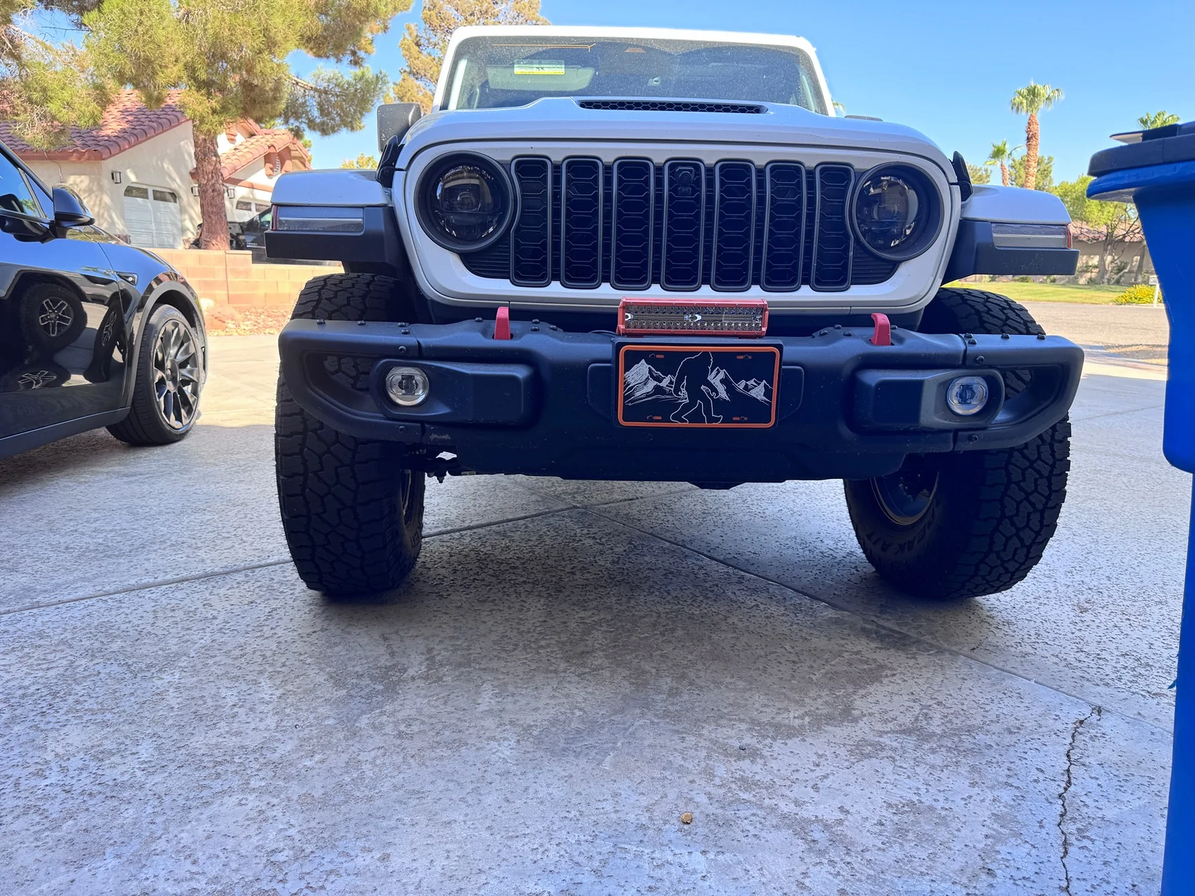 Jeep Gladiator 35s on Mojave with stock wheels. IMG_8710
