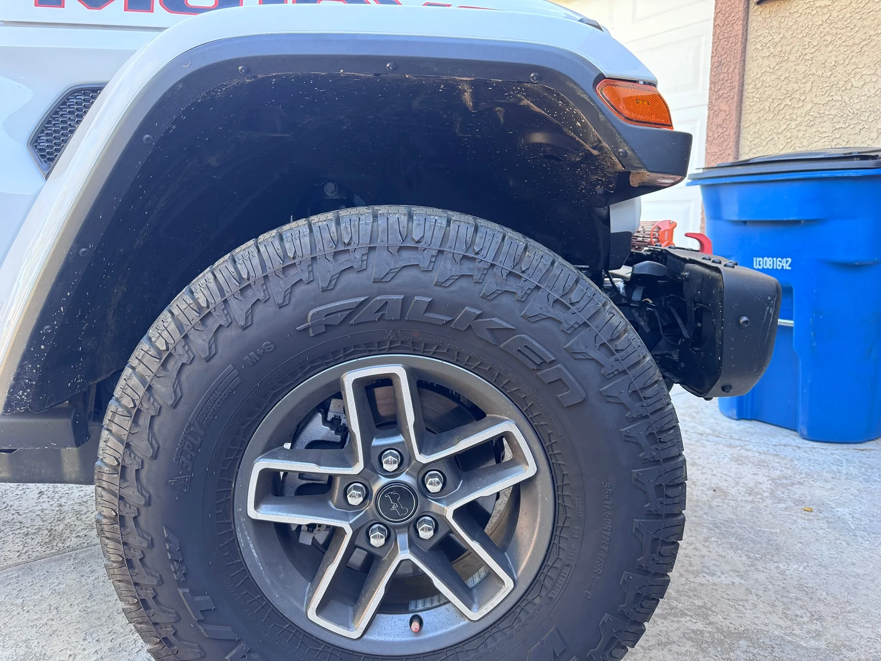 Jeep Gladiator 35s on Mojave with stock wheels. IMG_8708