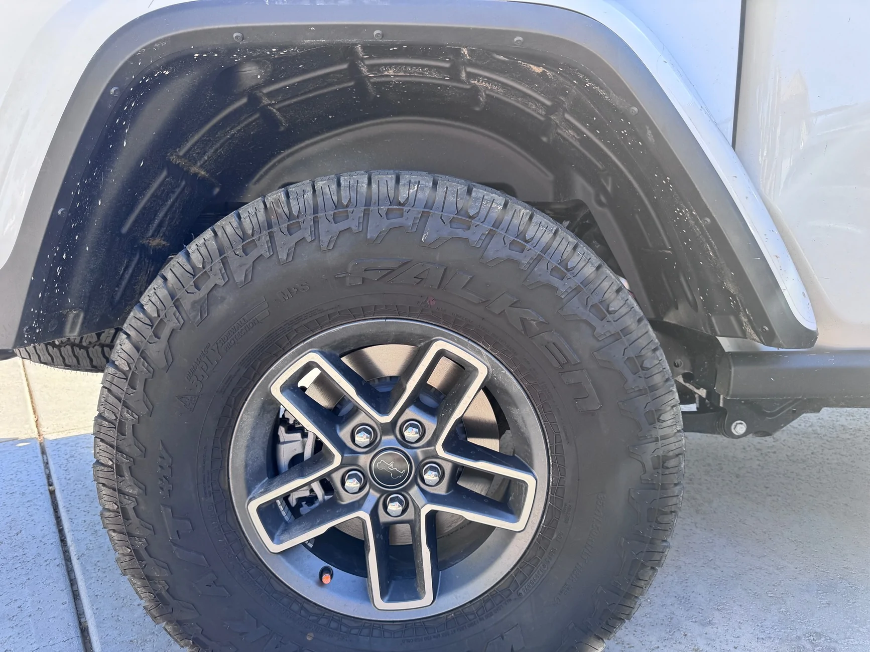 Jeep Gladiator 35s on Mojave with stock wheels. IMG_8709