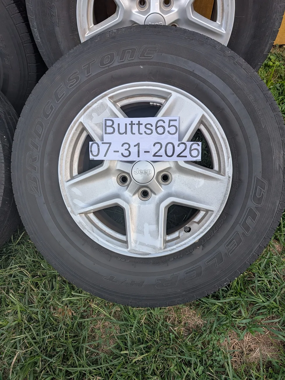 Jeep Gladiator 4ea 2022 Jeep Gladiator Factory wheels with Bridgestone Dueler H/T 245/75/R17 112T M+S tires. + Spare Wheels 2