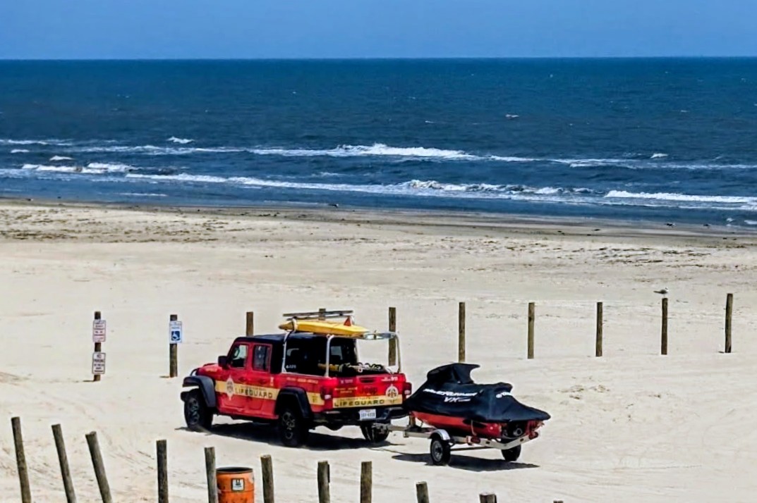 Jeep Gladiator Gladiator Lifeguard Truck 2Dc5UDn9B6ALHEIj-or3-wTTP__794rN9GQ7_GCGN4pO=w2400