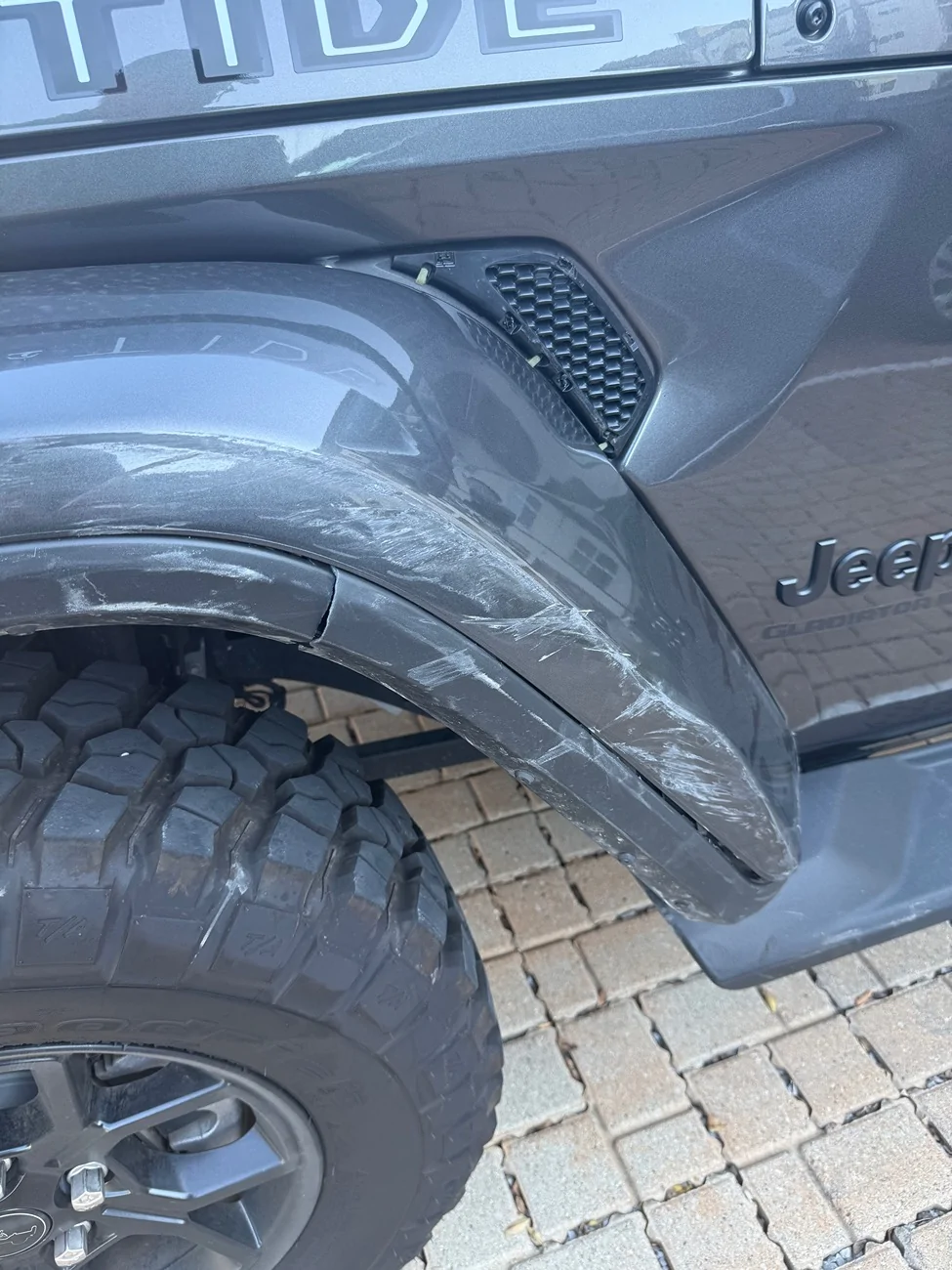 Jeep Gladiator Driver side fender repair cost? IMG_4435