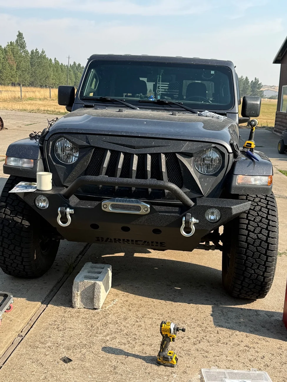 Jeep Gladiator Grille that will work with my winch/bumper combo? IMG_2503