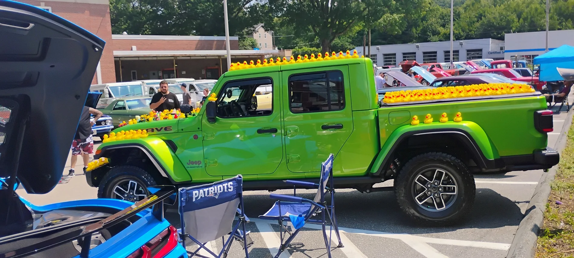 Jeep Gladiator Photos: Putnam car show 1000032893