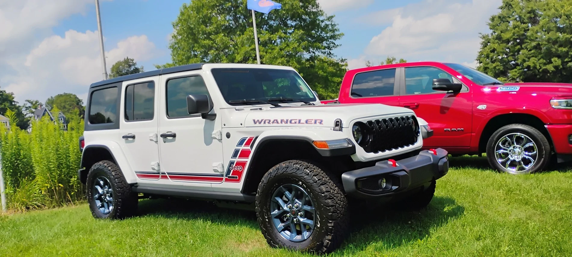 Jeep Gladiator Photos: Putnam car show 1000032912