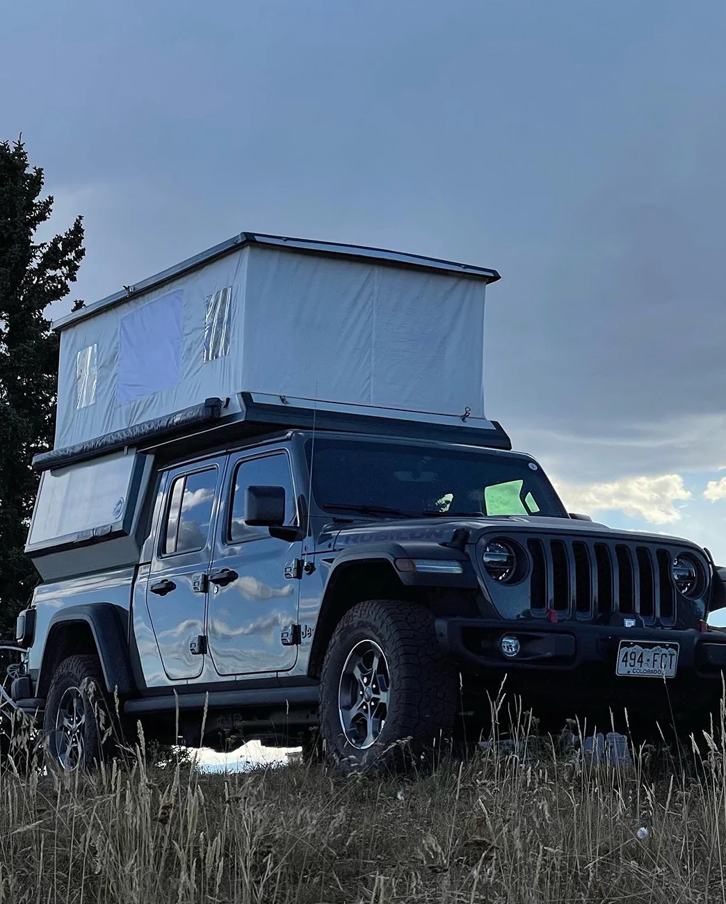 Jeep Gladiator Composite, Gladiator specific, slide-in truck camper 78988ABC-5BA4-4D51-A85B-1AACAFC06483