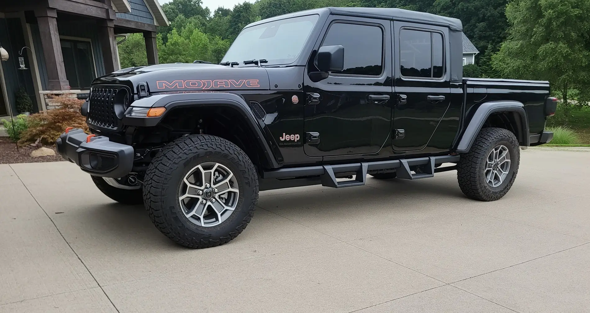 Jeep Gladiator Looking for step options on our '26 Mojave. 1786492752395-u