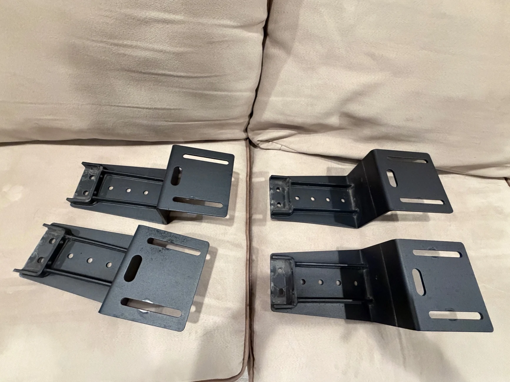 Jeep Gladiator Billie Bars 8 inch Profile Bed Rack - Jeep Gladiator IMG_8030