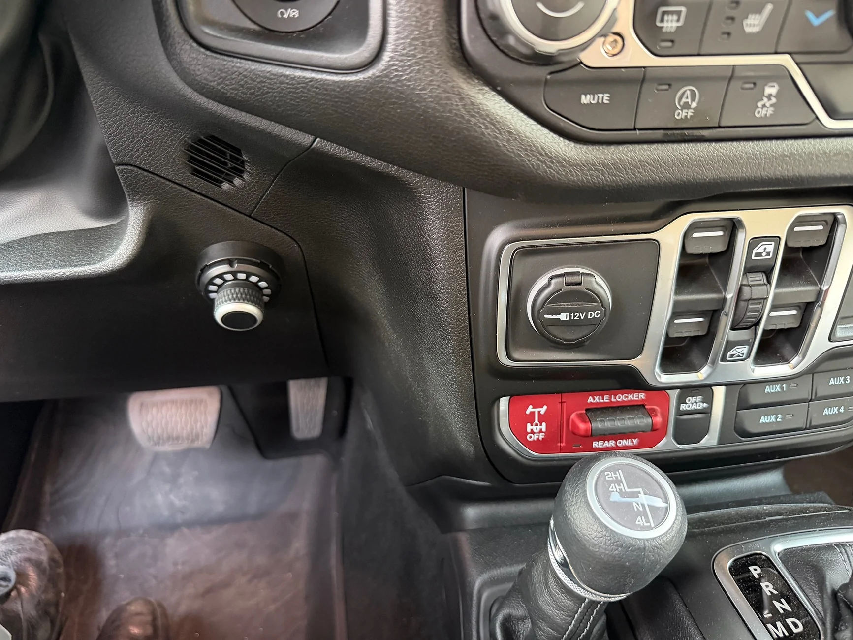 Jeep Gladiator Trailer brake controller IMG_2990