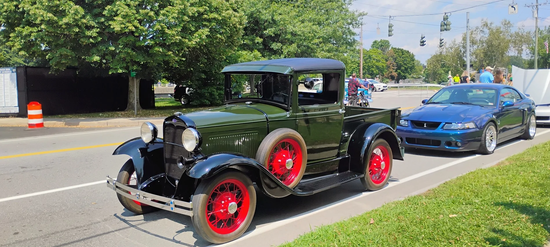 Jeep Gladiator Photos: Putnam car show 1000032927