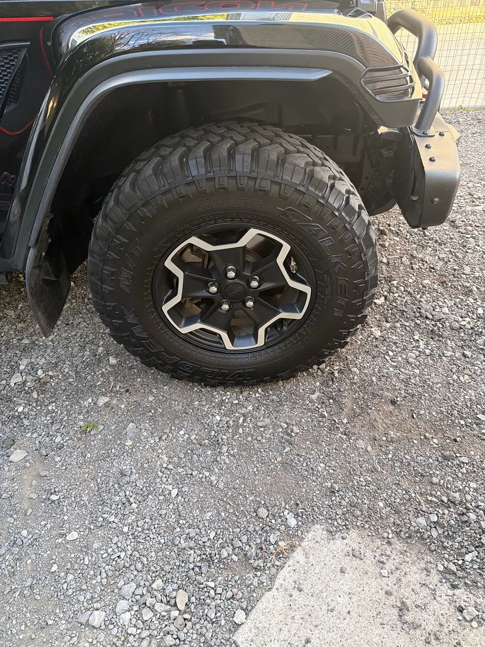 Jeep Gladiator A happy little accident with cerakote tire spray -- apply it on bedliner IMG_0300
