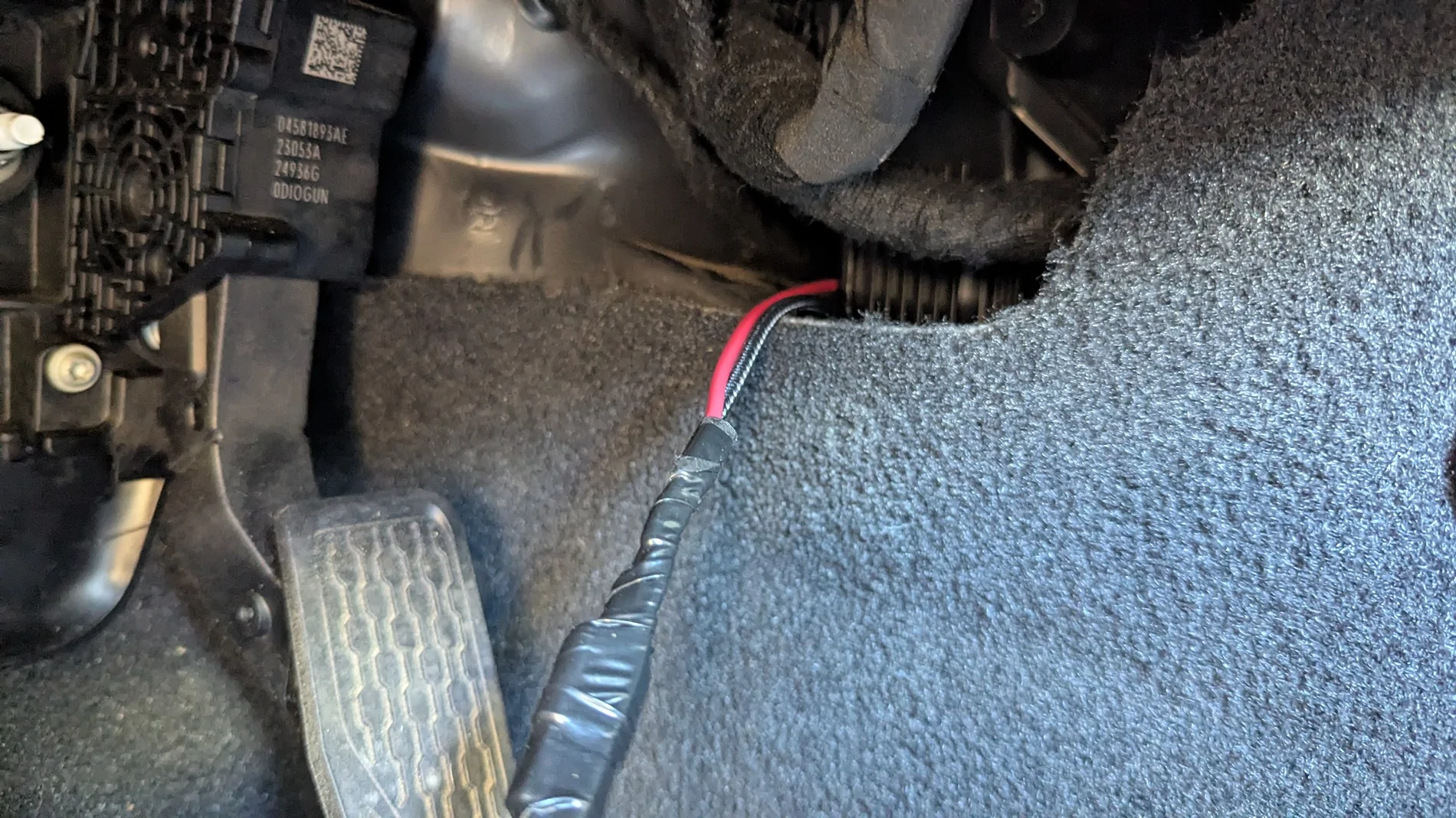 Jeep Gladiator Ignition USB - Installed! 1787430346481-qj