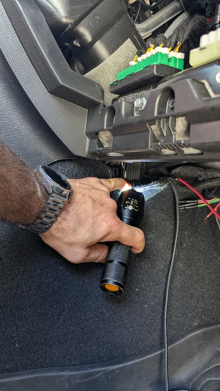 Jeep Gladiator Ignition USB - Installed! 1787430450478-xf