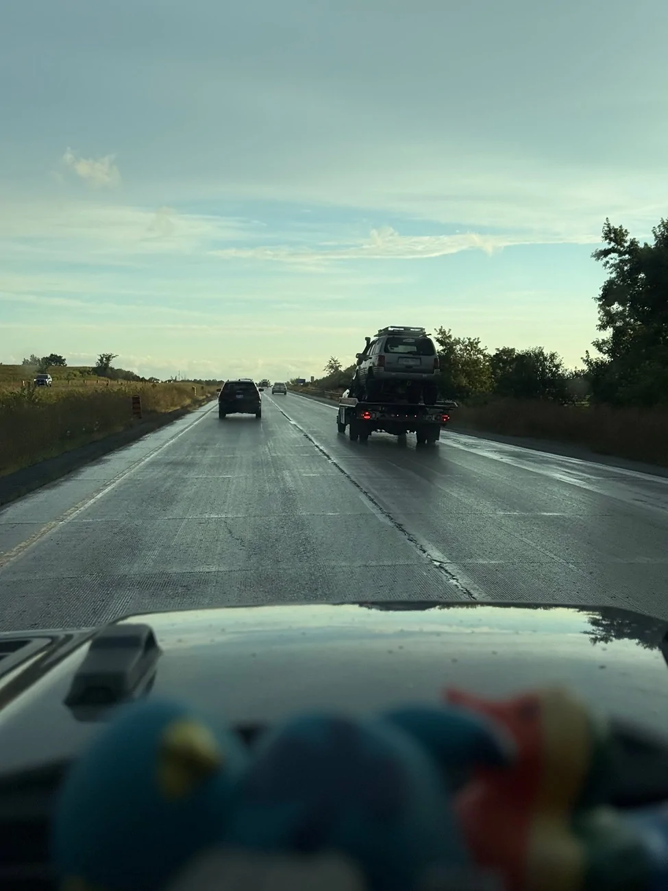 Jeep Gladiator Rescuing a ZJ on a trail called Shit Show IMG_1398