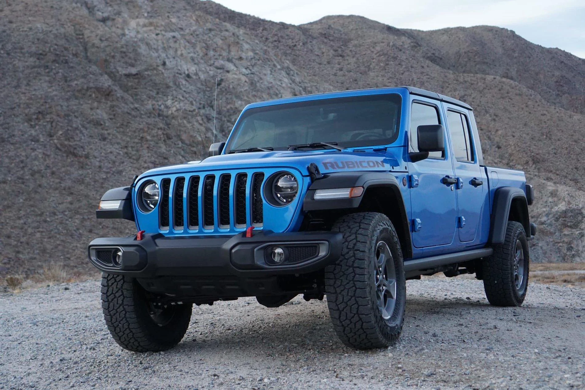 Jeep Gladiator HYDRO BLUE PEARL Gladiator JT Club 77192885_10220326737228898_2827684520679964672_o-2
