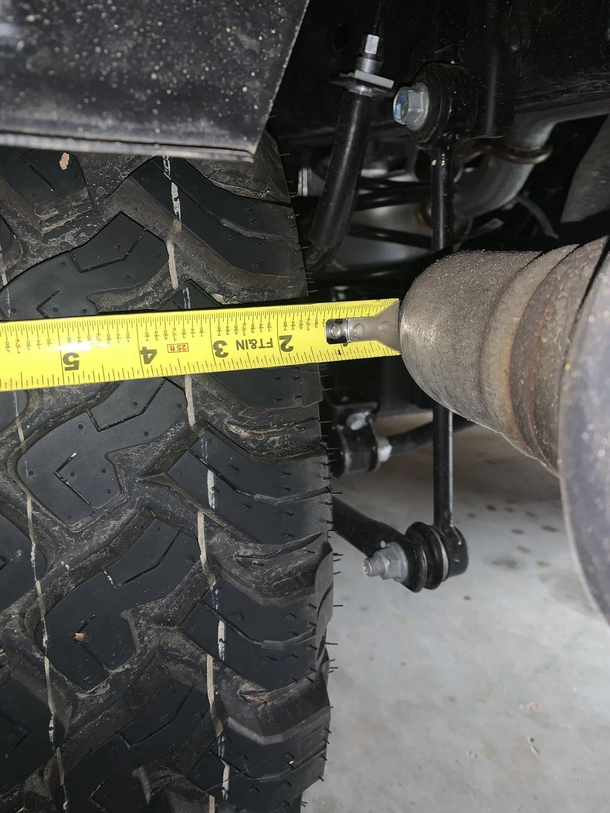 Jeep Gladiator Tire in relation to exhaust 58756BC3-1C03-4B4E-9E2E-52C720A6F348