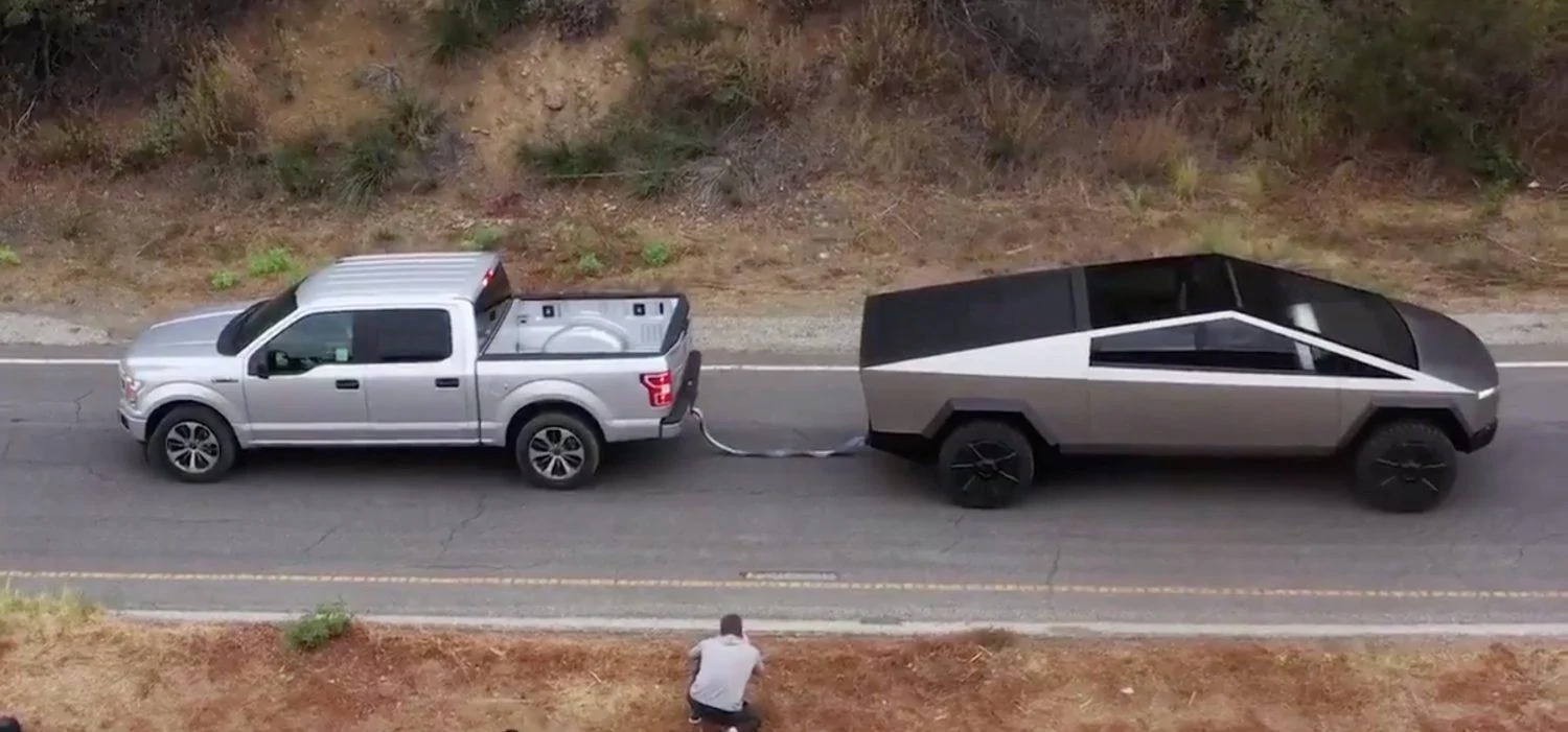 Jeep Gladiator Tesla Cybertruck anyone? Tesla-Cybertruck-vs-Ford-F150-1