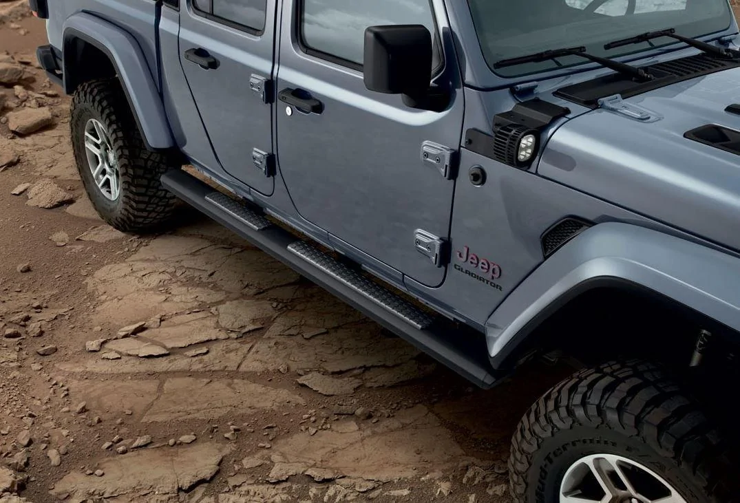 Jeep Gladiator Running Boards vs Side Steps mopar-82215609-tube-side-steps-jeep-gladiator-jt-installed-zoom