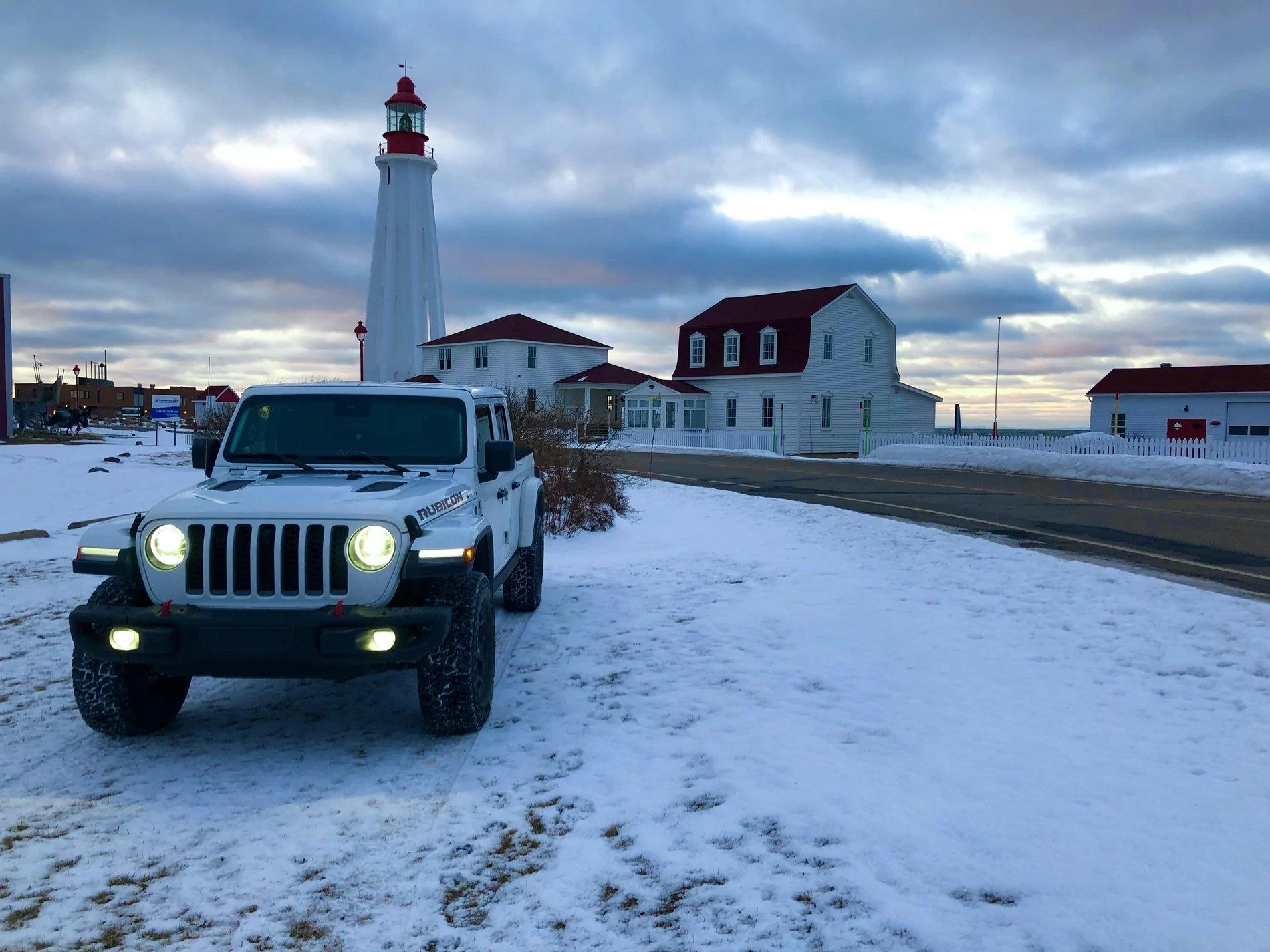 Jeep Gladiator BRIGHT WHITE Gladiator JT Club 0827B132-7BDA-4A85-BEDC-1A9DCA665649