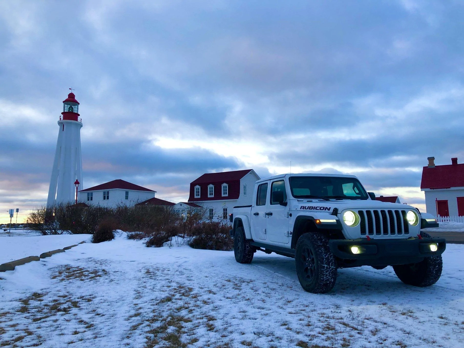 Jeep Gladiator BRIGHT WHITE Gladiator JT Club 57F57192-132F-441A-9D3F-85DCD50C5B97