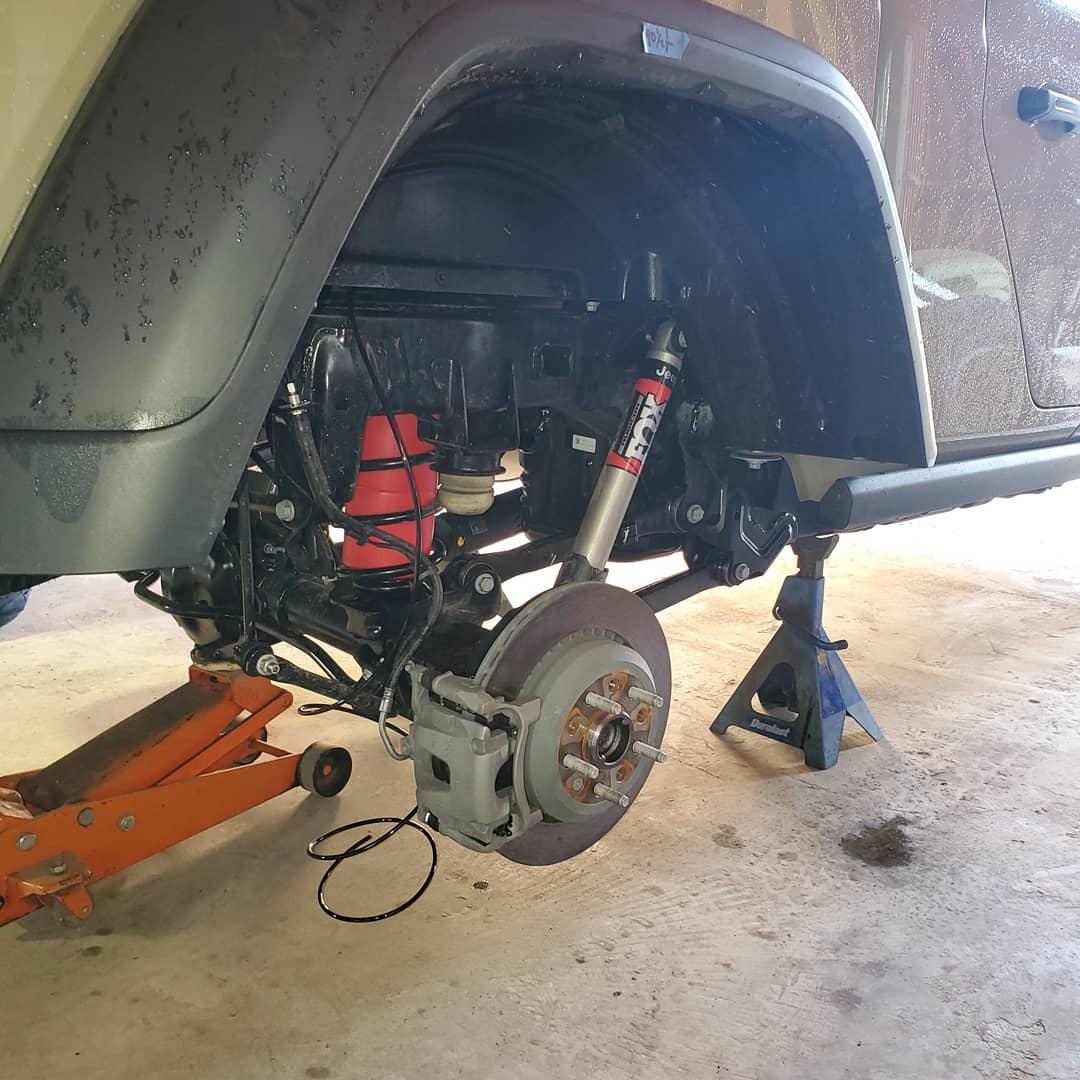 Jeep Gladiator Anyone install rear air bags to help prevent squatting while towing? 858156F1-647C-4461-928E-9F4B45A0B1DA