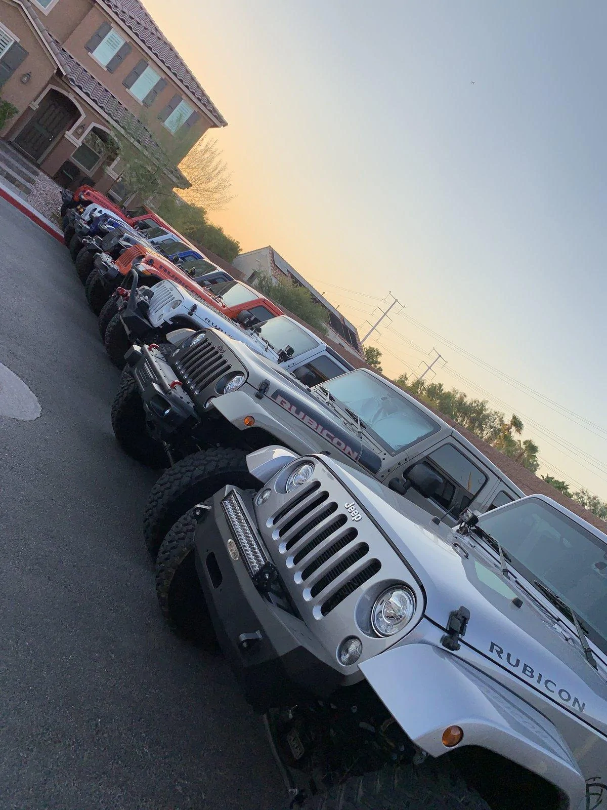 Jeep Gladiator Jeeps Parking Next To Jeeps 6E421165-5782-4BF9-A4A0-AF4F4ADA9321