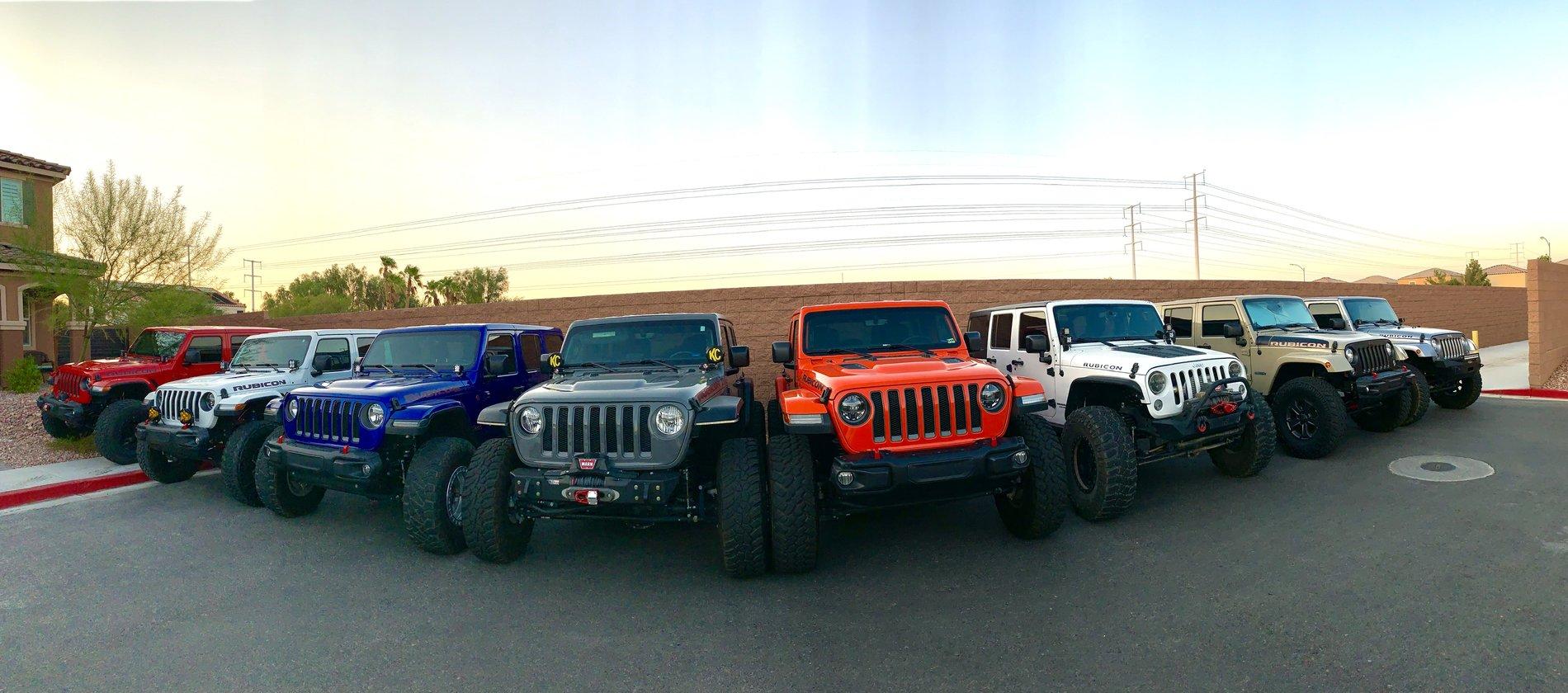 Jeep Gladiator Jeeps Parking Next To Jeeps D2A81F11-C154-4B92-8AE8-F40FF941D4A7