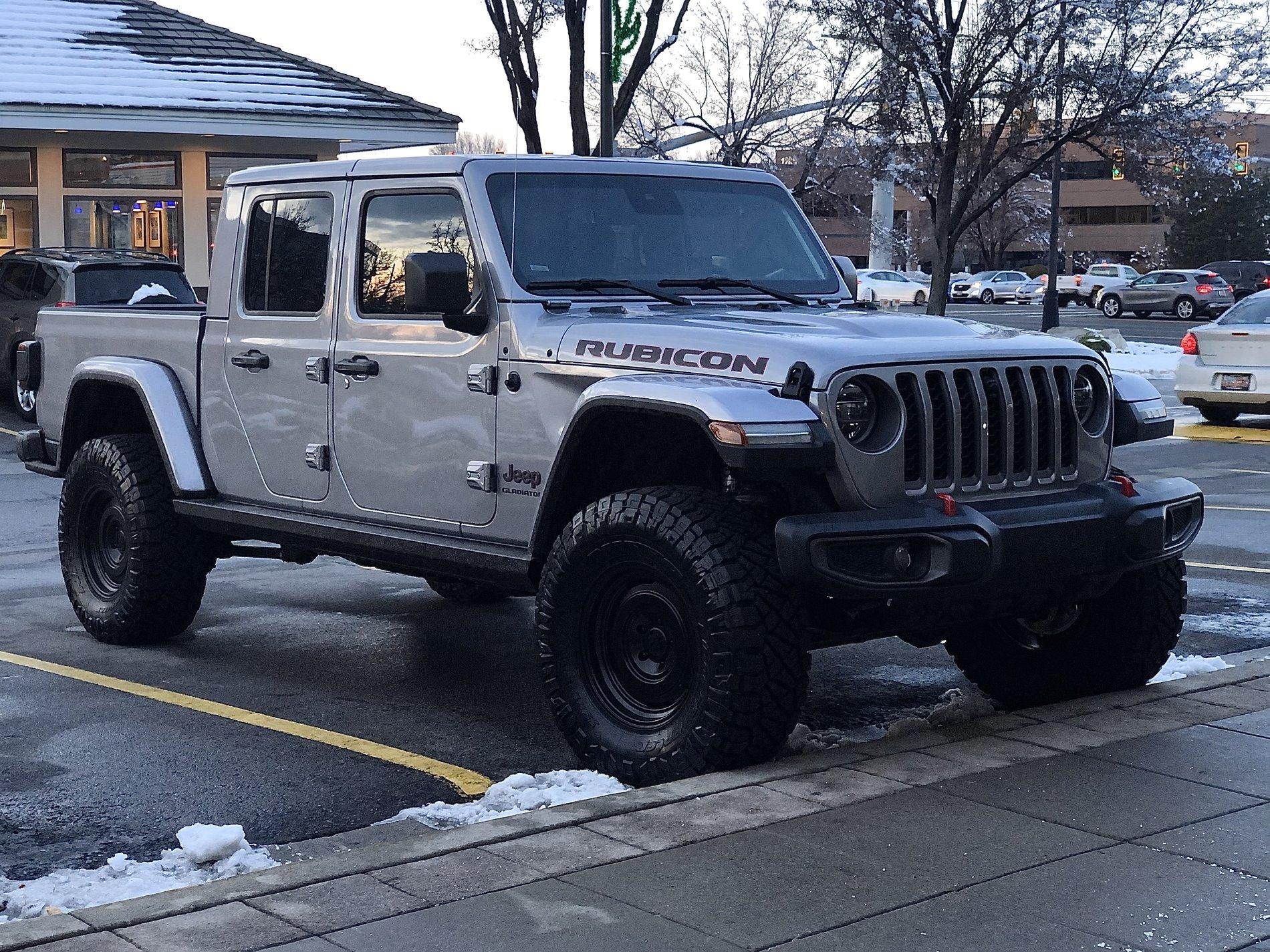 Jeep Gladiator Pictures of 33s and 35s 0A9F429A-C6E0-48EA-BB81-3588FBB10CB4