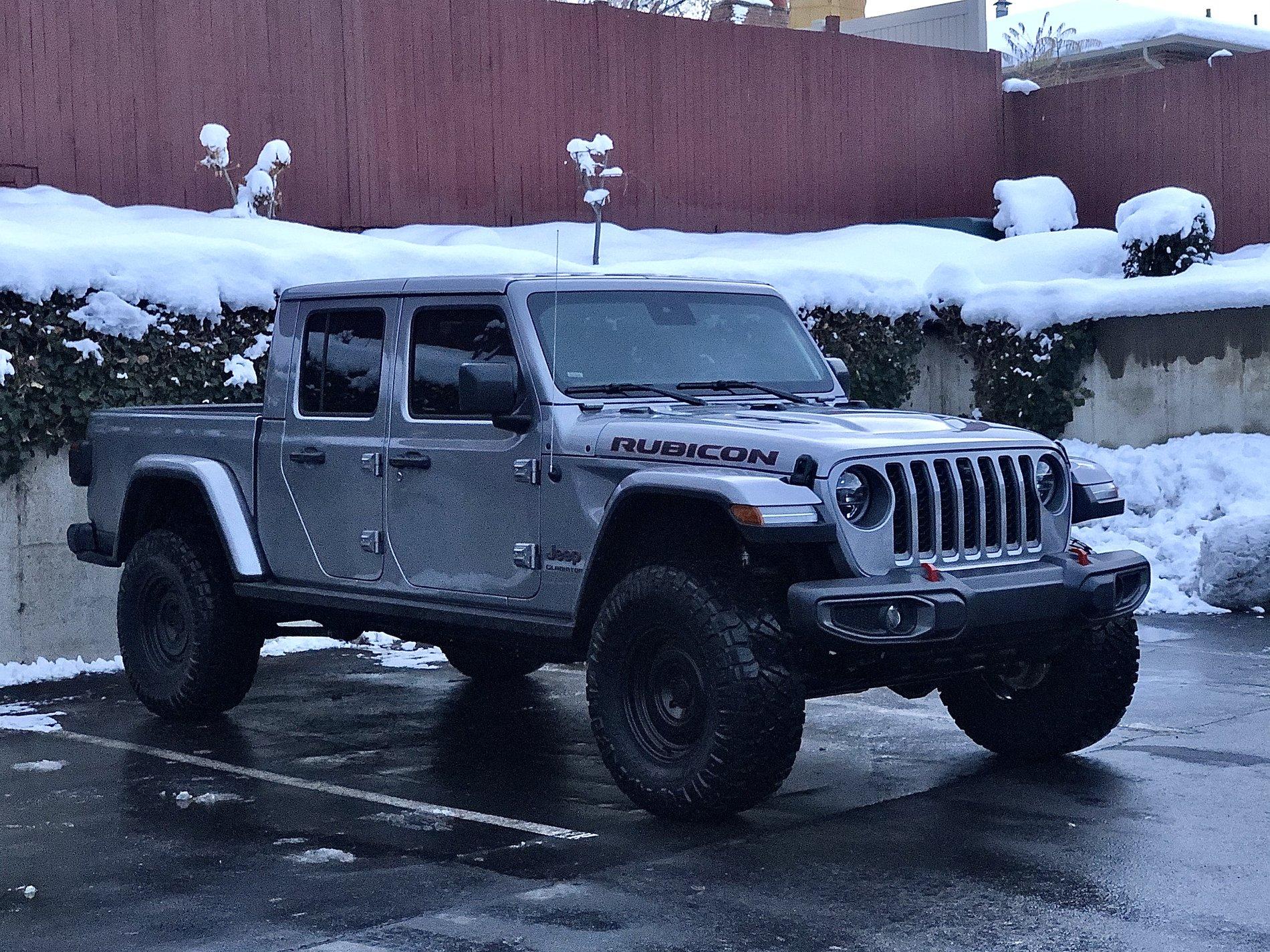 Jeep Gladiator What wheels are you putting on you JT? 3E19ABAF-A37D-481A-8E28-D8D0E6DA86A1