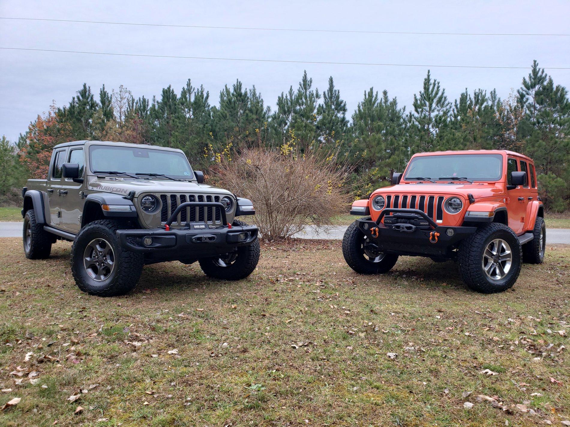 Jeep Gladiator Jeeps Parking Next To Jeeps 20191130_094933