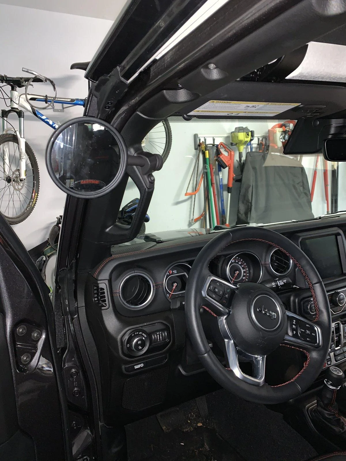 Jeep Gladiator GRANITE CRYSTAL JT Gladiator Club E04A1205-0542-4E94-B1A7-88E270CAB05C