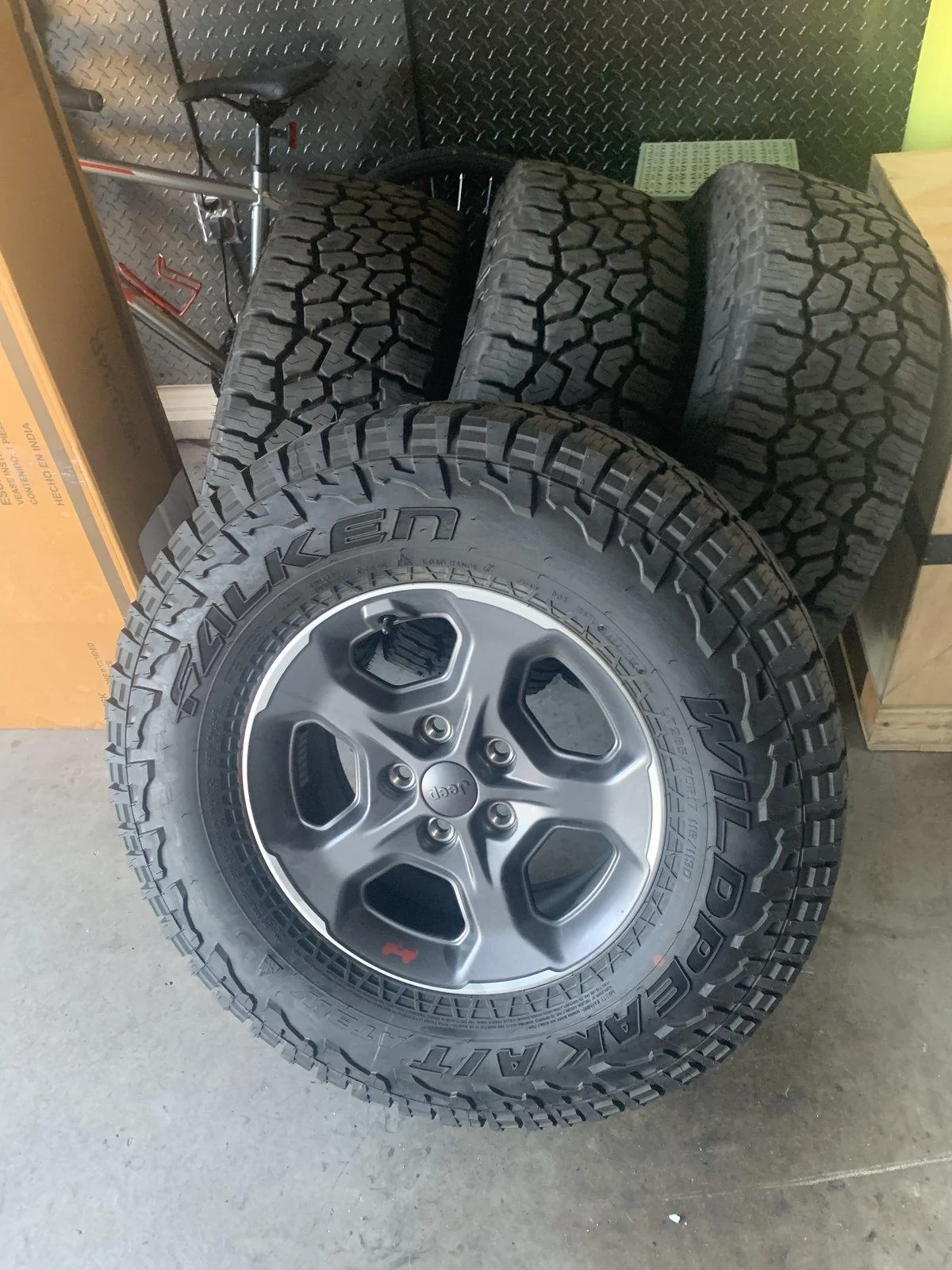 Jeep Gladiator Rubicon wheels & tires w/ TPMS sensors B5BCA76C-6620-4081-8062-3DC22954E8B1