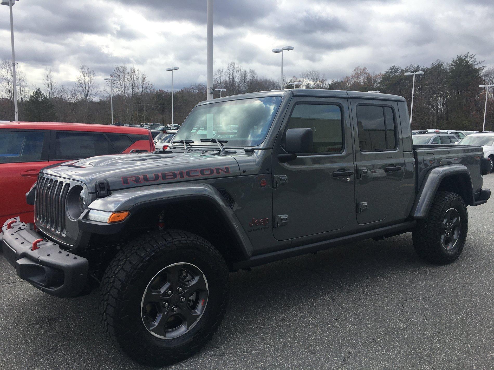 Jeep Gladiator STING GRAY Gladiator JT Club 65A14509-C4F4-46B7-95A7-20D06F4E6636