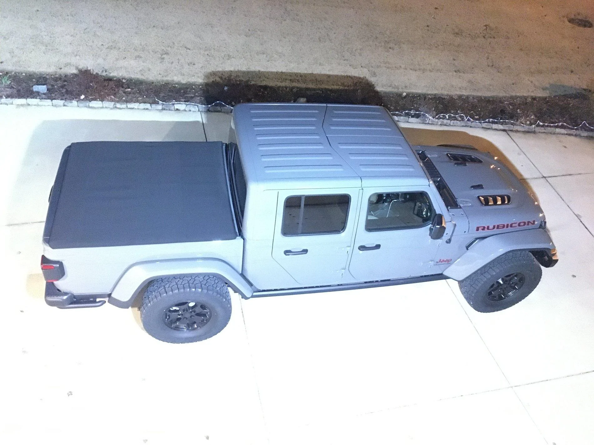 Jeep Gladiator STING GRAY Gladiator JT Club 43BC0E17-A91C-40E3-85F4-A355442AA3A5