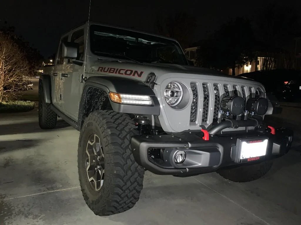 Jeep Gladiator Help, cannot find aux switch wiring under hood YcBju