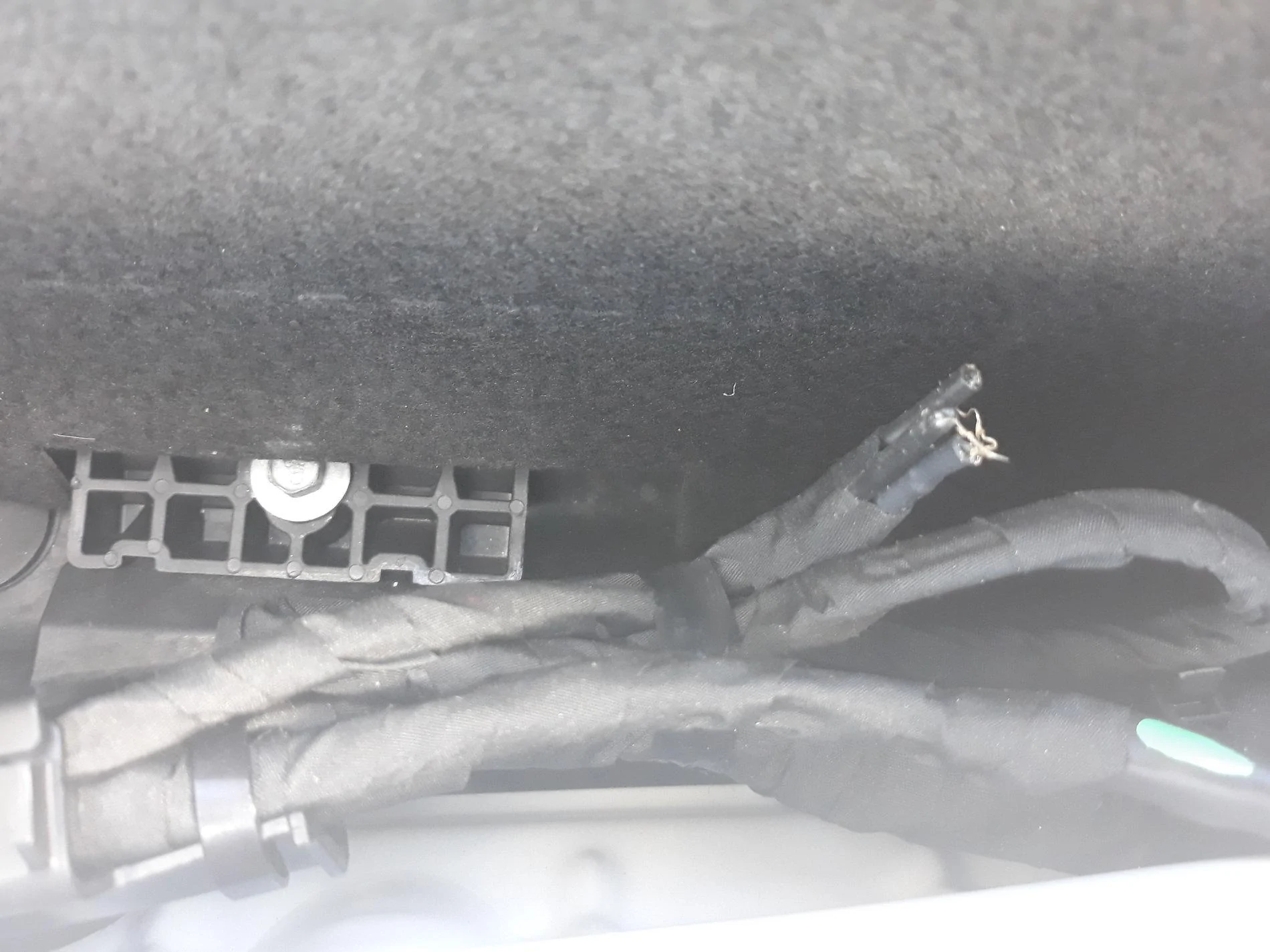 Jeep Gladiator Help, cannot find aux switch wiring under hood 20191203_095848