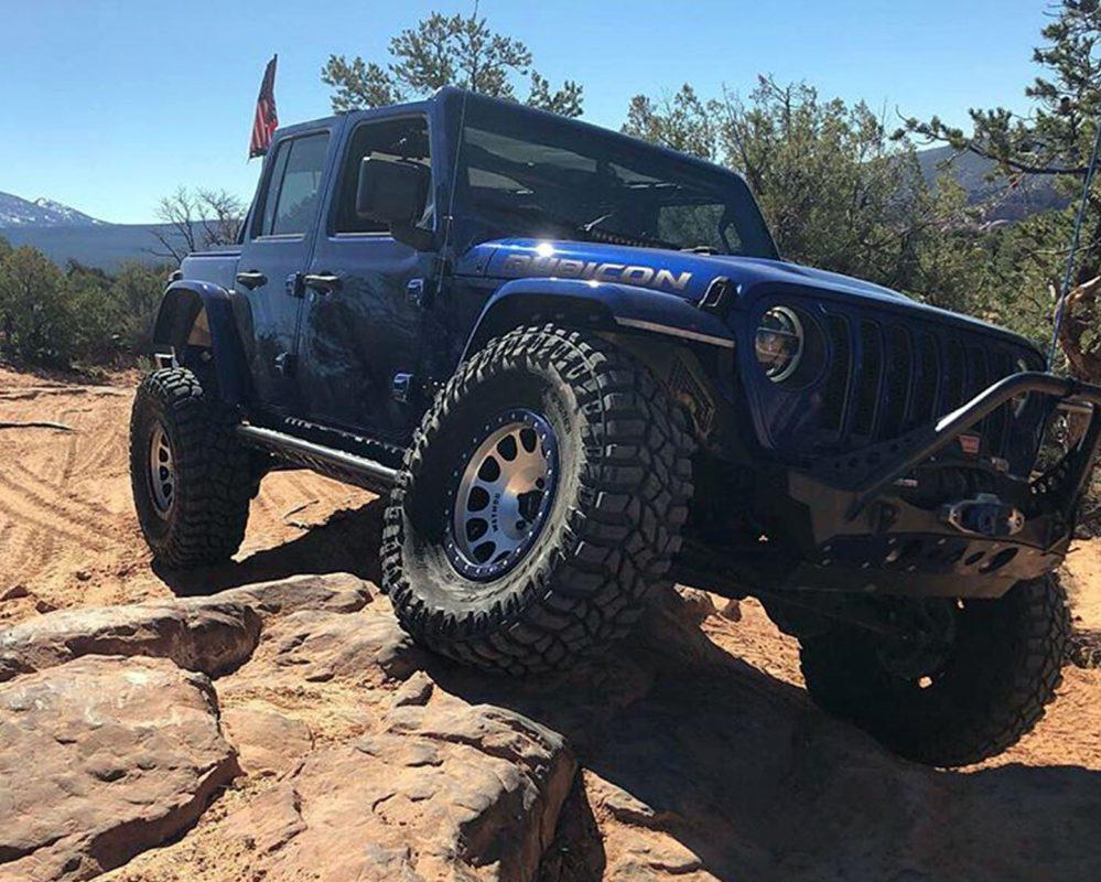 Jeep Gladiator High Line Fenders + Aftermarket Liners = Better Clearance? blue3-999x800