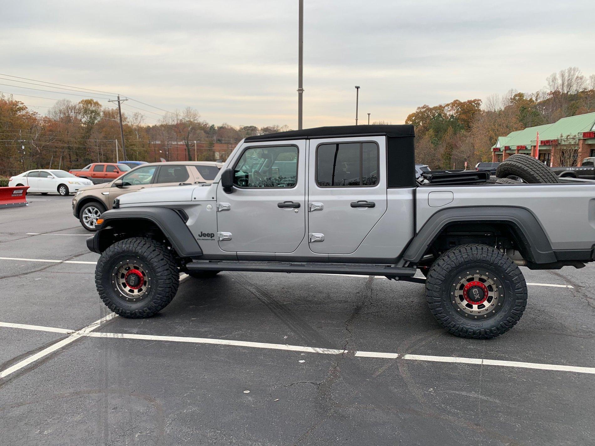 Jeep Gladiator Question about wheel/tire sizes? GladiatorLifted3