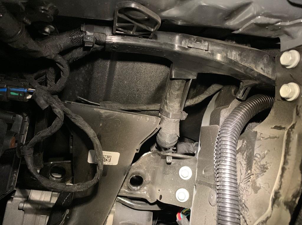 Jeep Gladiator Help, cannot find aux switch wiring under hood rn4jSf