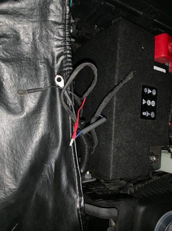 Jeep Gladiator Help, cannot find aux switch wiring under hood URI8jx