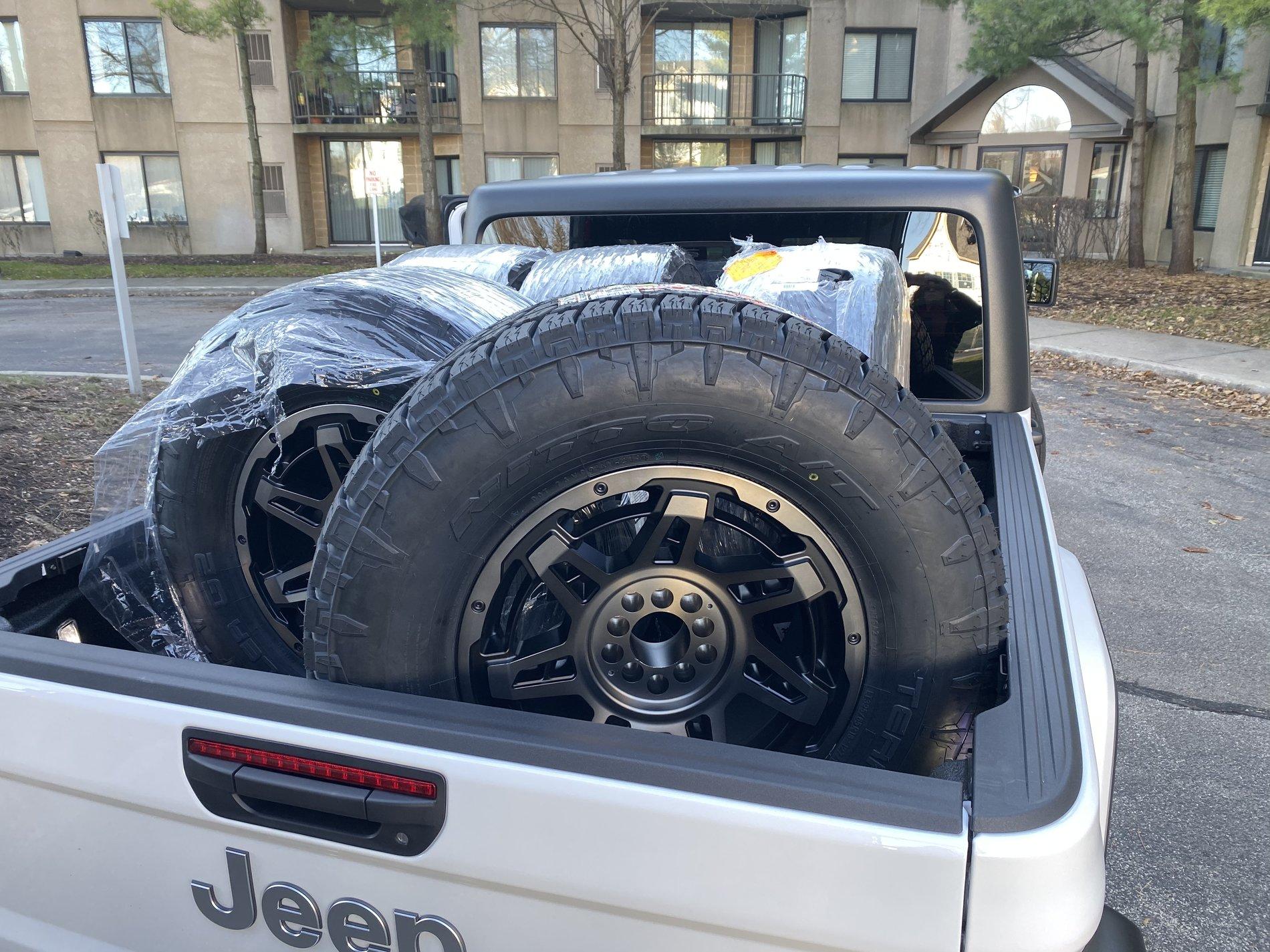 Jeep Gladiator SHOW ME YOUR WHEELS! F2F95E6F-FE99-4927-86F5-99902AAF2ED7