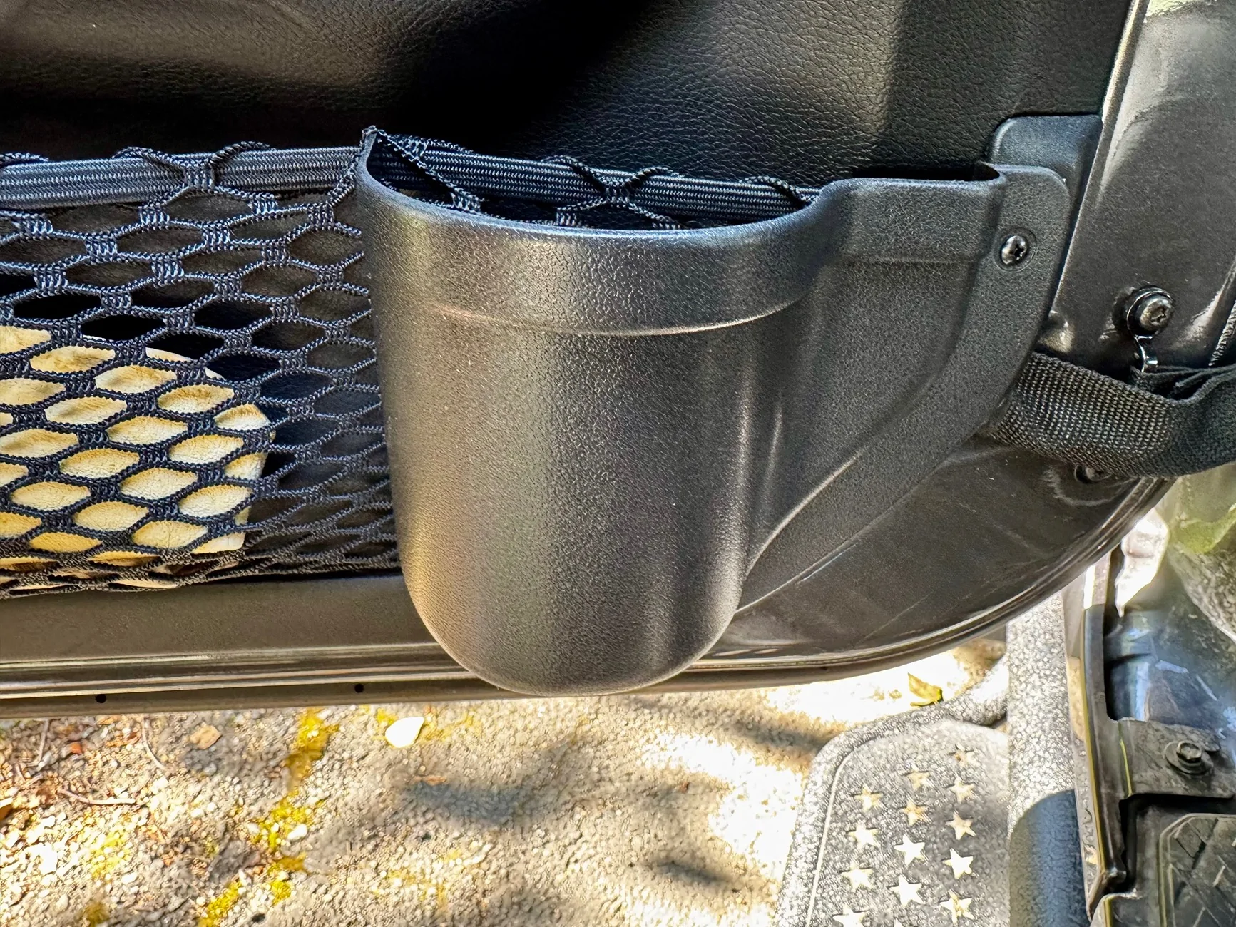Jeep Gladiator Sunpie Door Cupholder Install IMG_2037