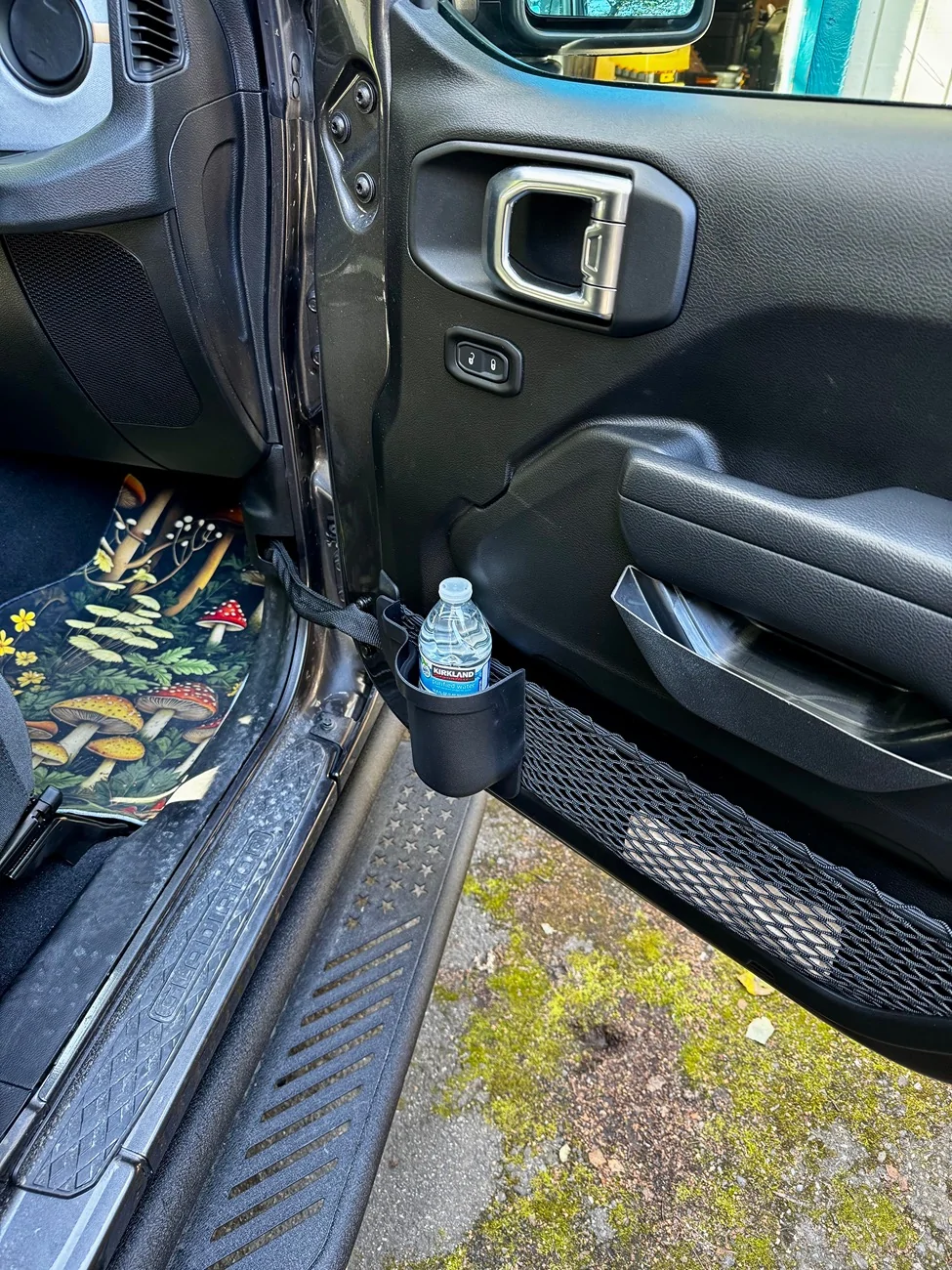 Jeep Gladiator Sunpie Door Cupholder Install IMG_2041