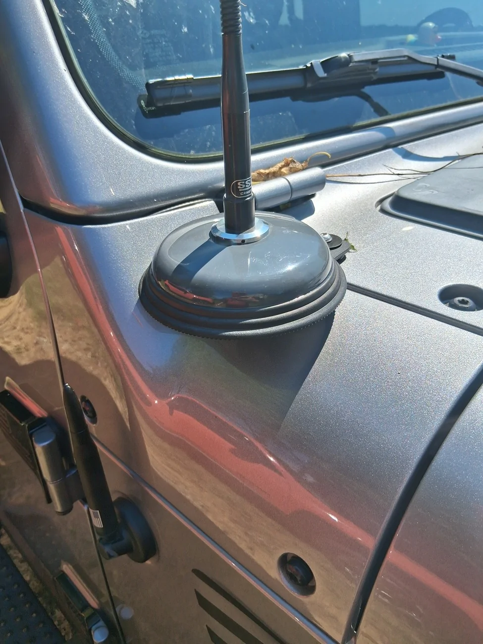 Jeep Gladiator Another midland antennae question 20260905_140420
