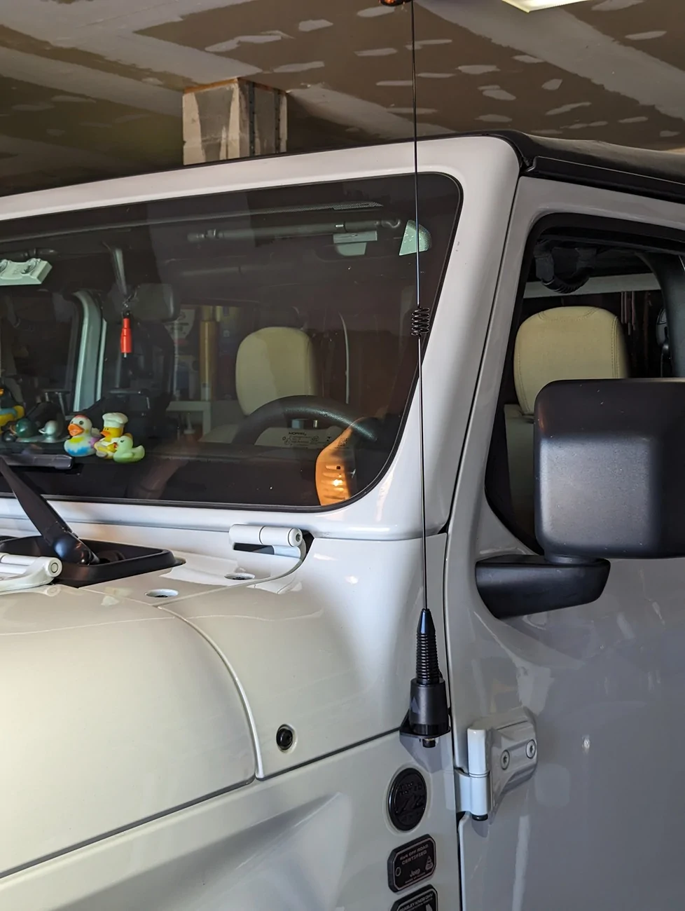 Jeep Gladiator Another midland antennae question PXL_20240406_171131627