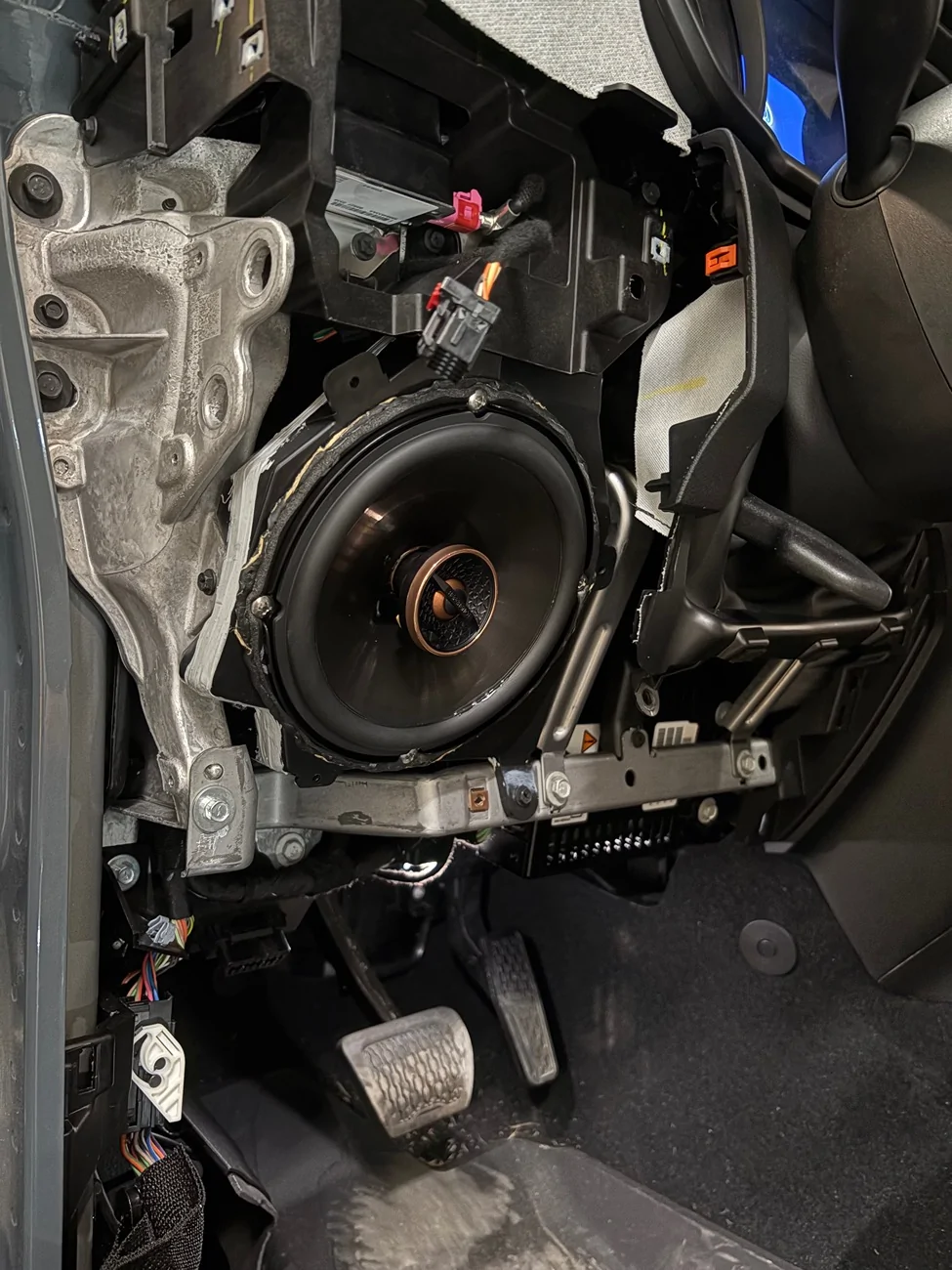 Jeep Gladiator My experience upgrading the lower dash speakers IMG_8149